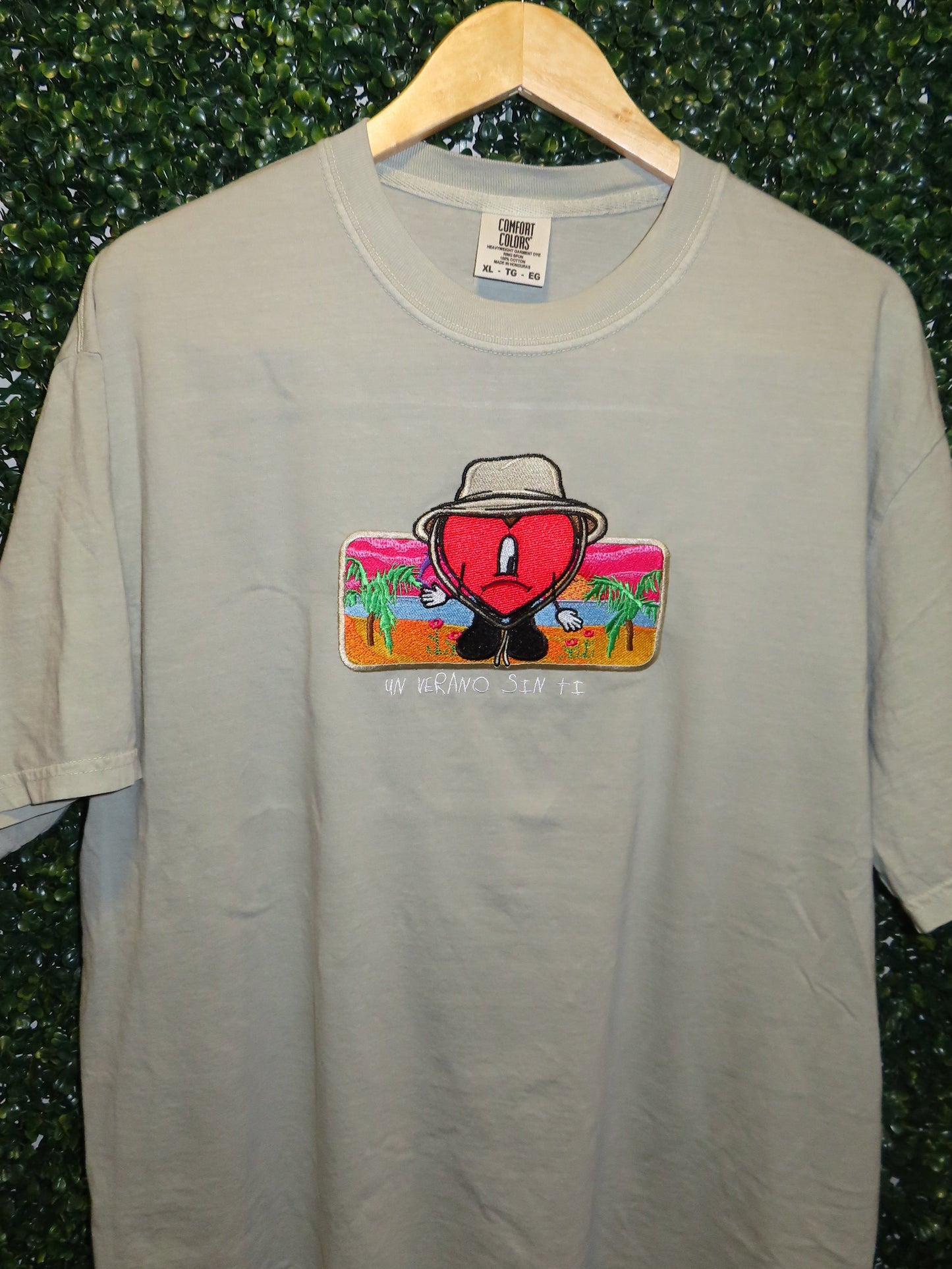 Un Verano Sin Ti Embroidered Hoodie / Crewneck / Tee - Puerto Rico